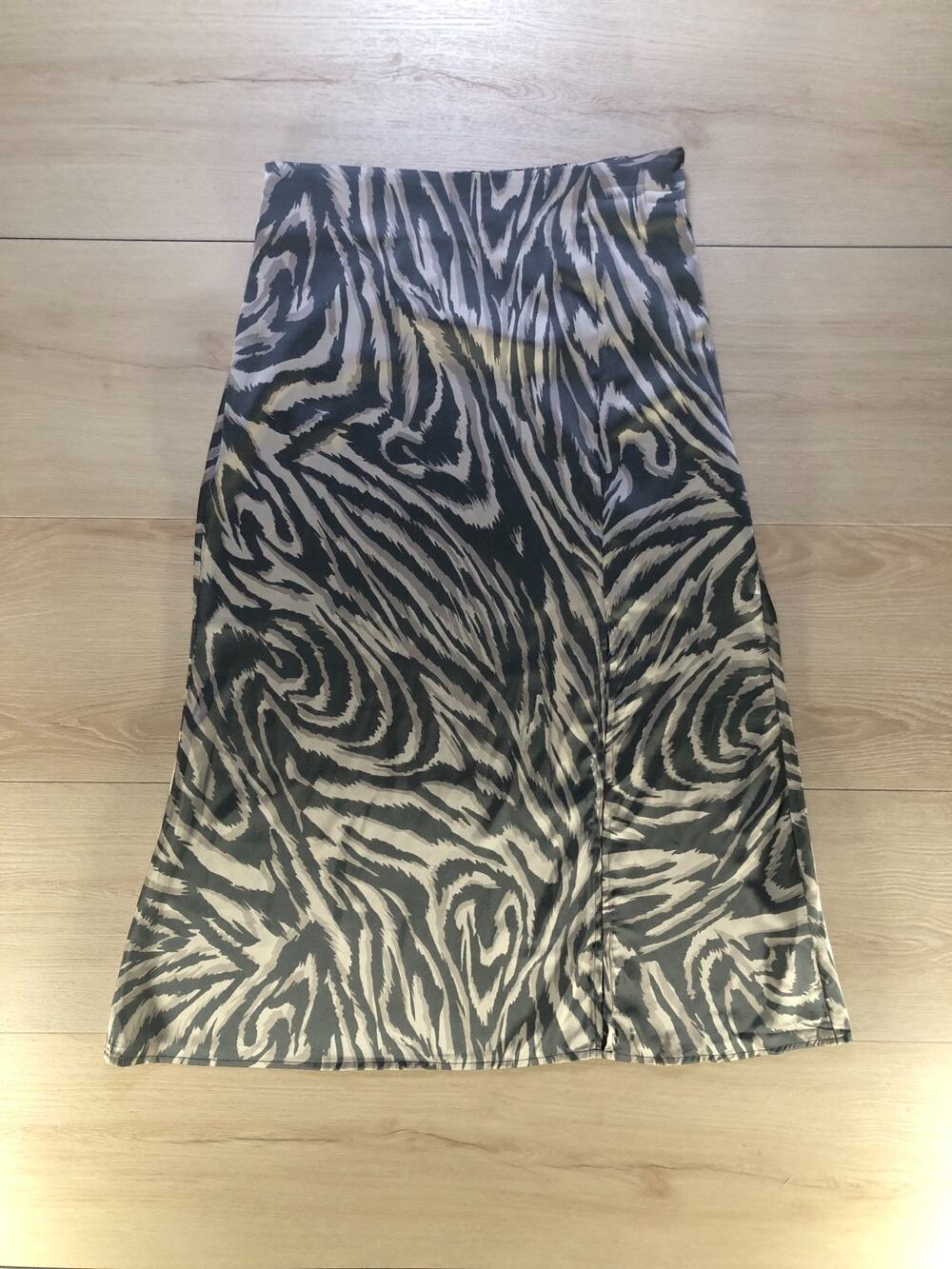 Dress Forum Tiger Zebra Print Satin Midi Skirt Size S [0032]